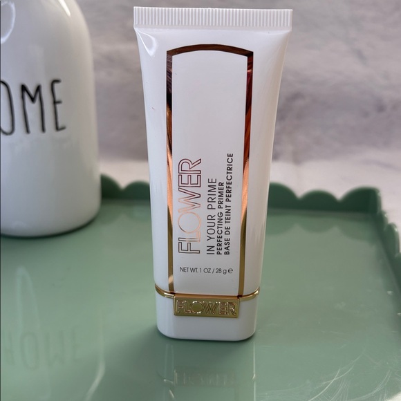 FLOWER Cosmetics Matte Liquid Lipstick & Face Primer - Picture 4 of 4